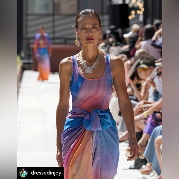 Meet your Posher: Carolyn Roberts - Picture 5 of 6